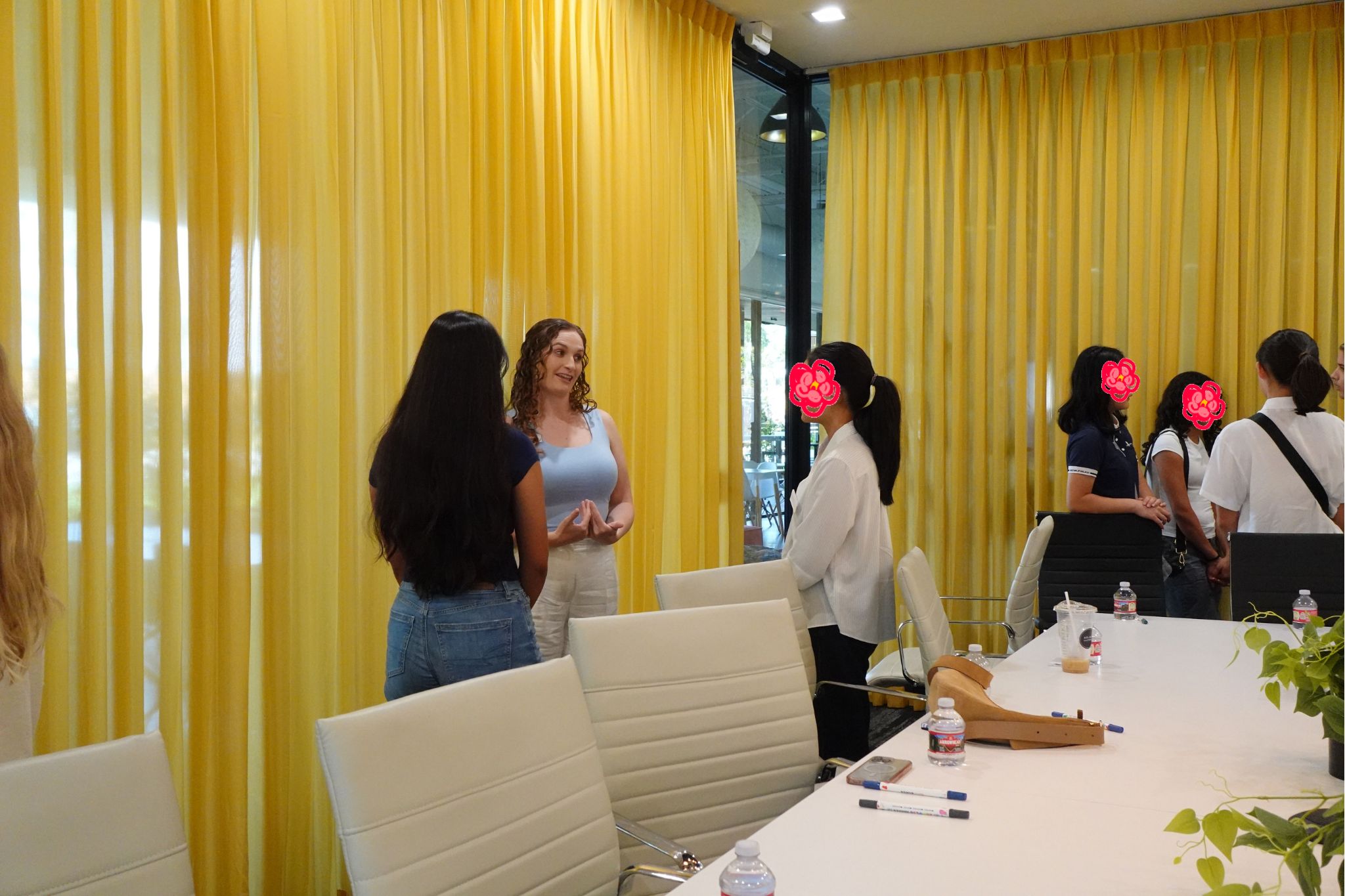Mentee speaking with a mentor during speed networking